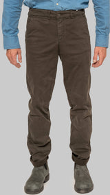 Chino Atticus gabardina verde